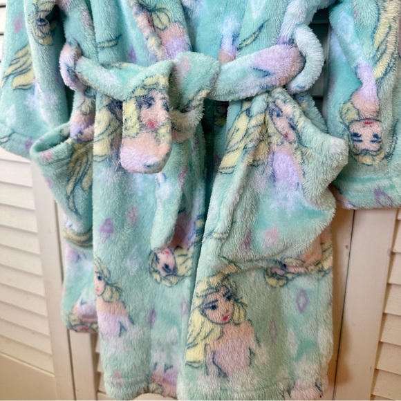 Disney Frozen Elsa Robe - Picture 4 of 5